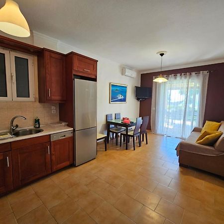 Glyfada Beachfront Apartment A3G ภายนอก รูปภาพ