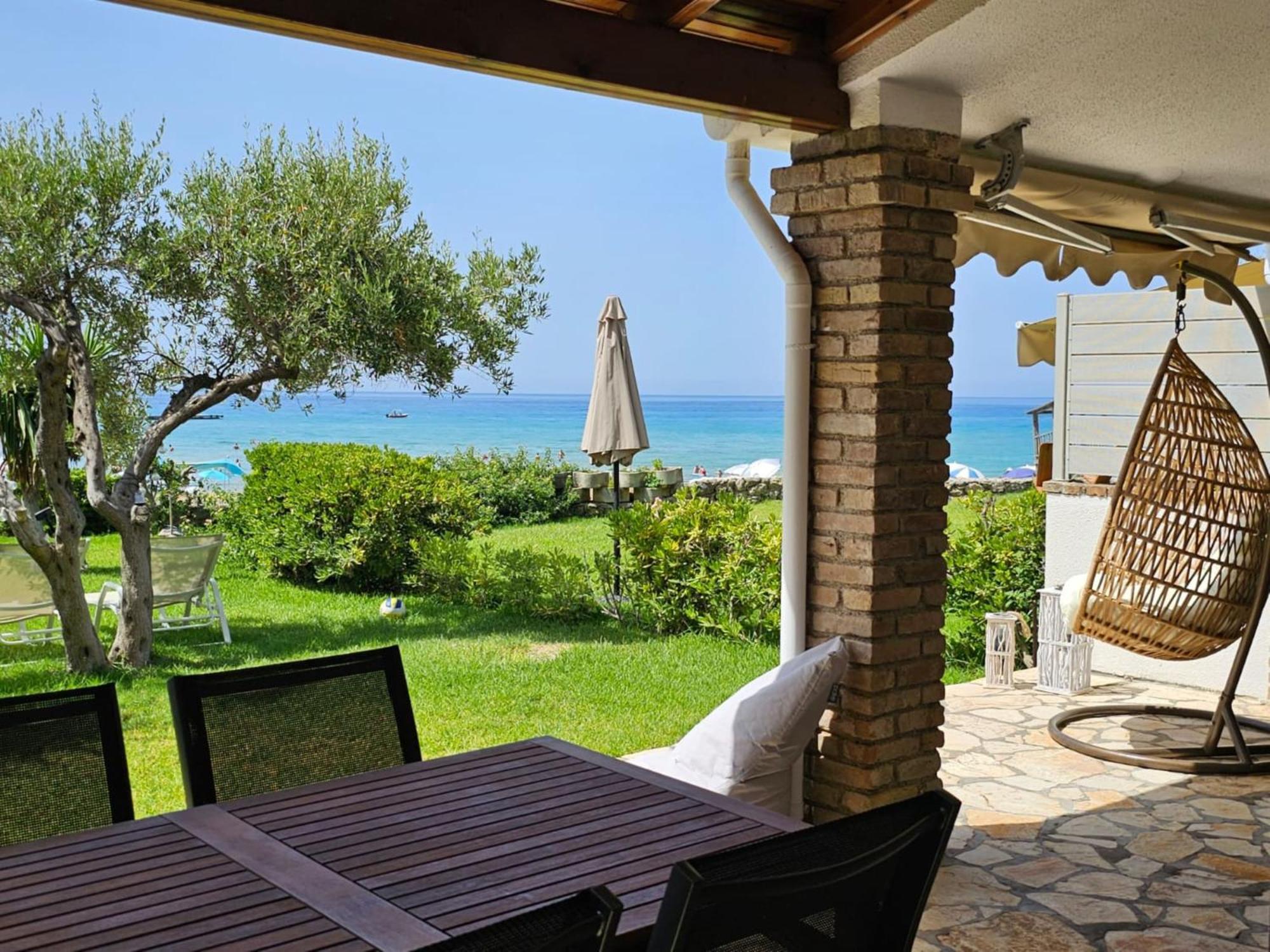 Glyfada Beachfront Apartment A3G ภายนอก รูปภาพ