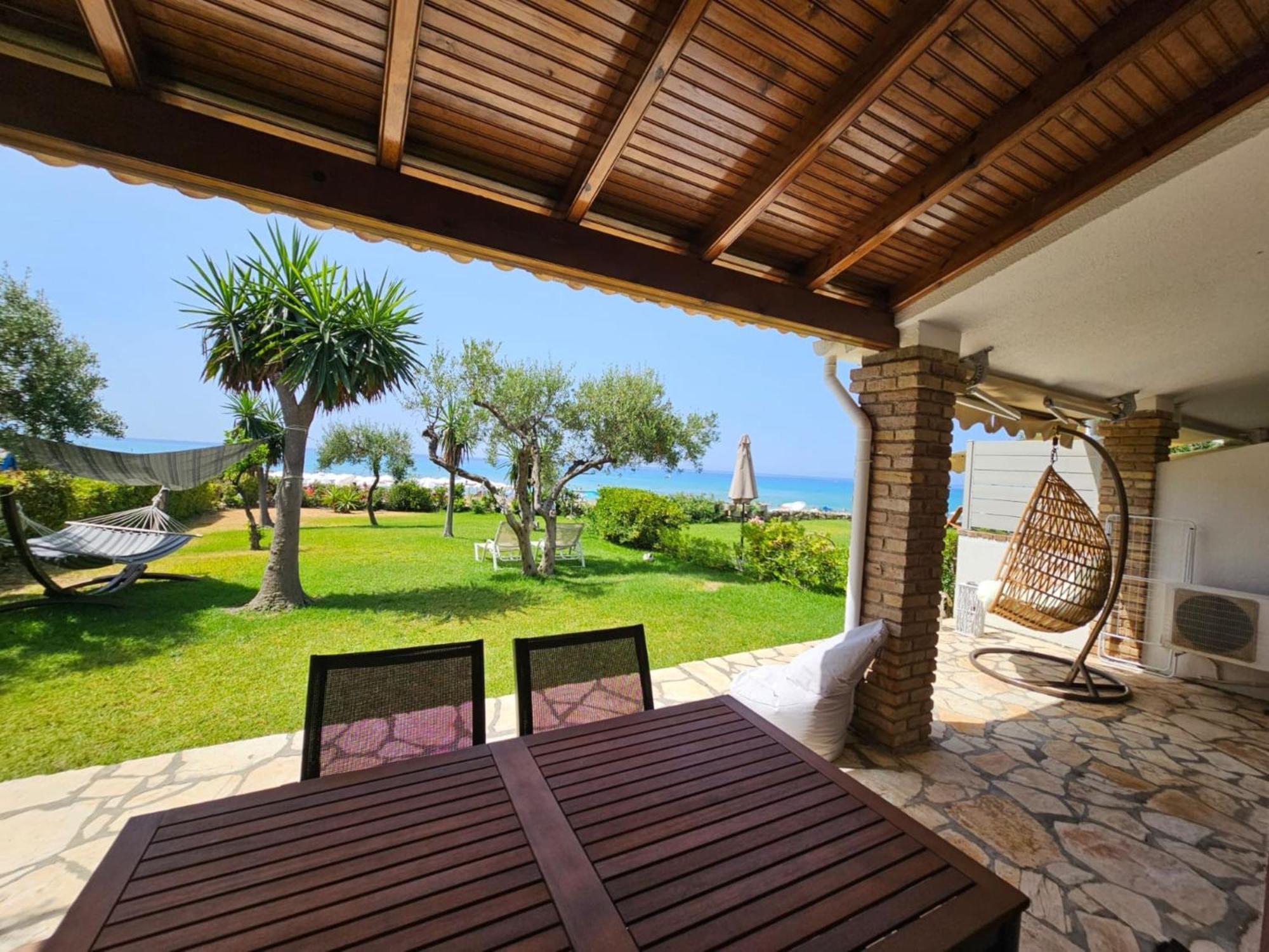 Glyfada Beachfront Apartment A3G ภายนอก รูปภาพ