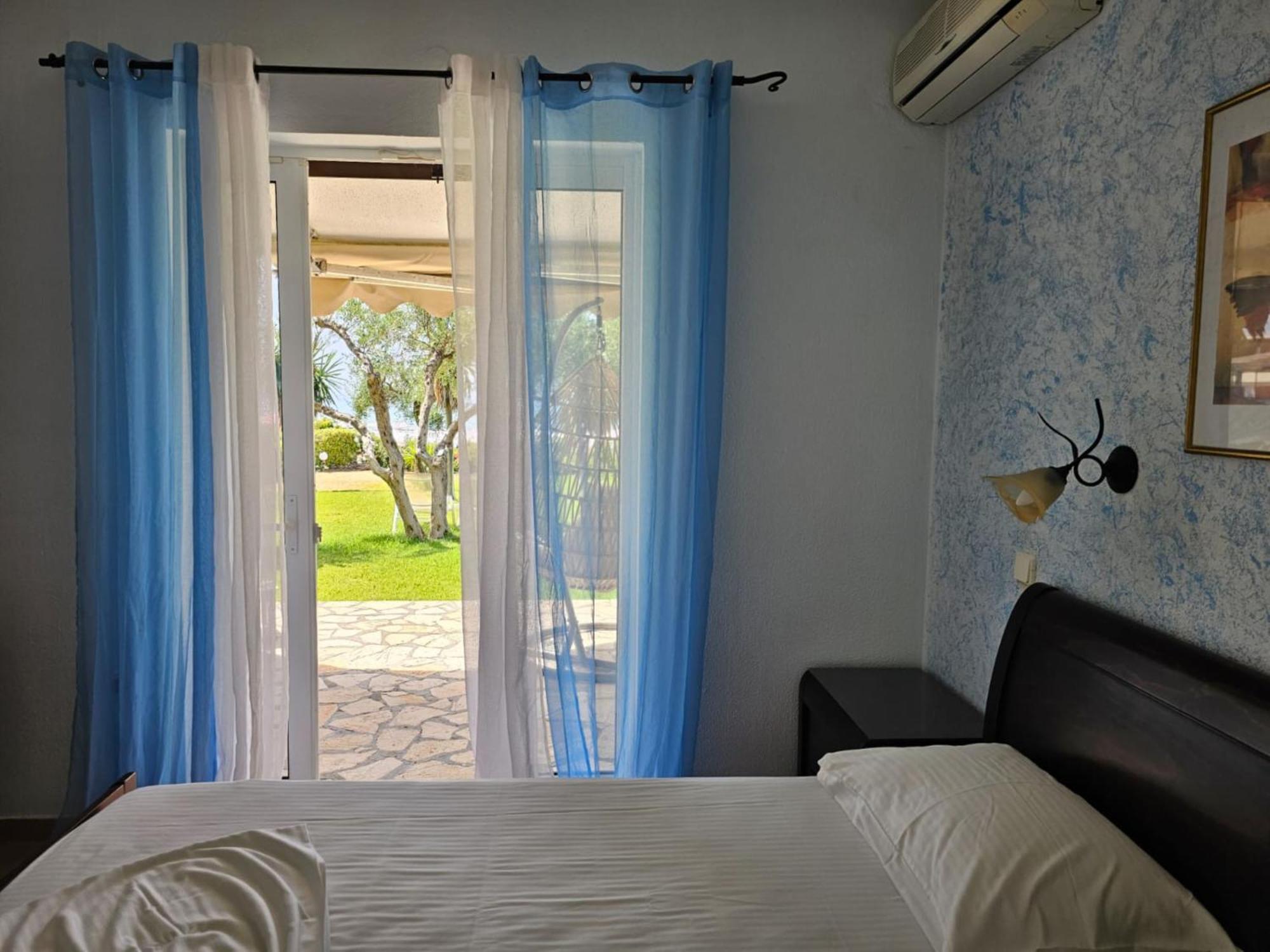 Glyfada Beachfront Apartment A3G ภายนอก รูปภาพ