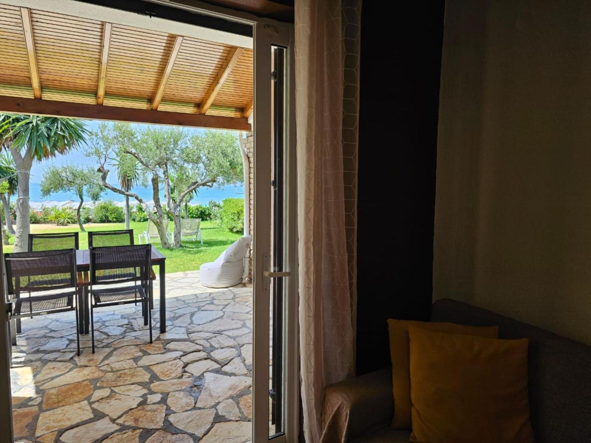 Glyfada Beachfront Apartment A3G ภายนอก รูปภาพ