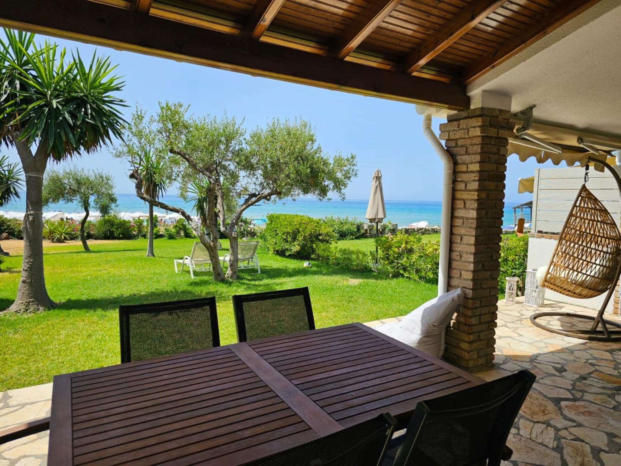 Glyfada Beachfront Apartment A3G ภายนอก รูปภาพ