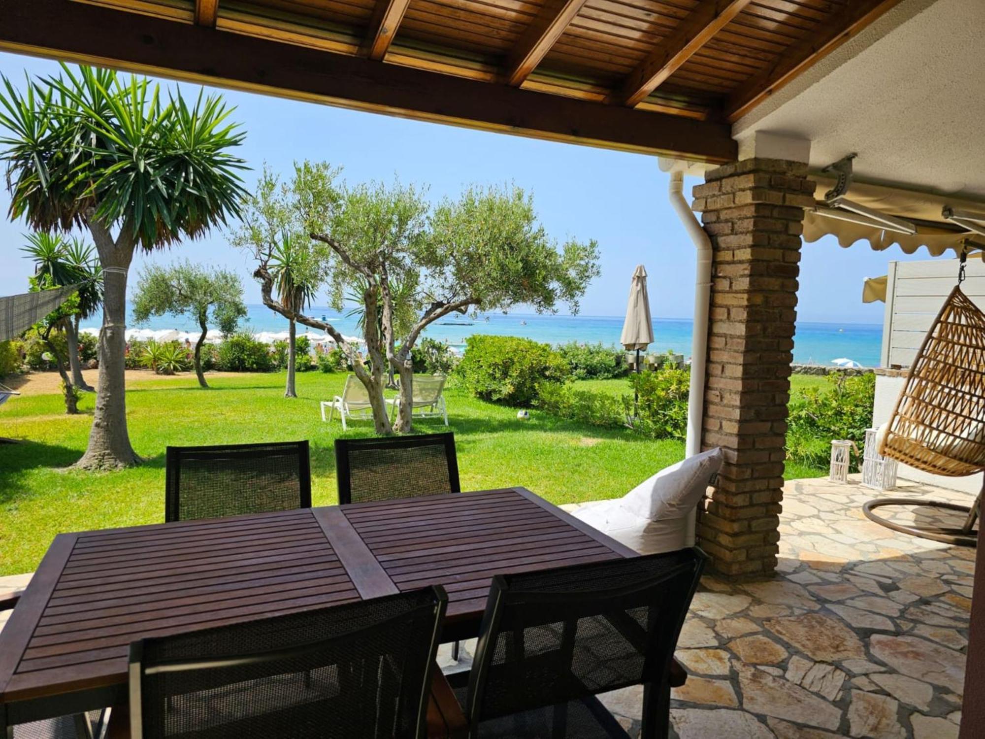 Glyfada Beachfront Apartment A3G ภายนอก รูปภาพ