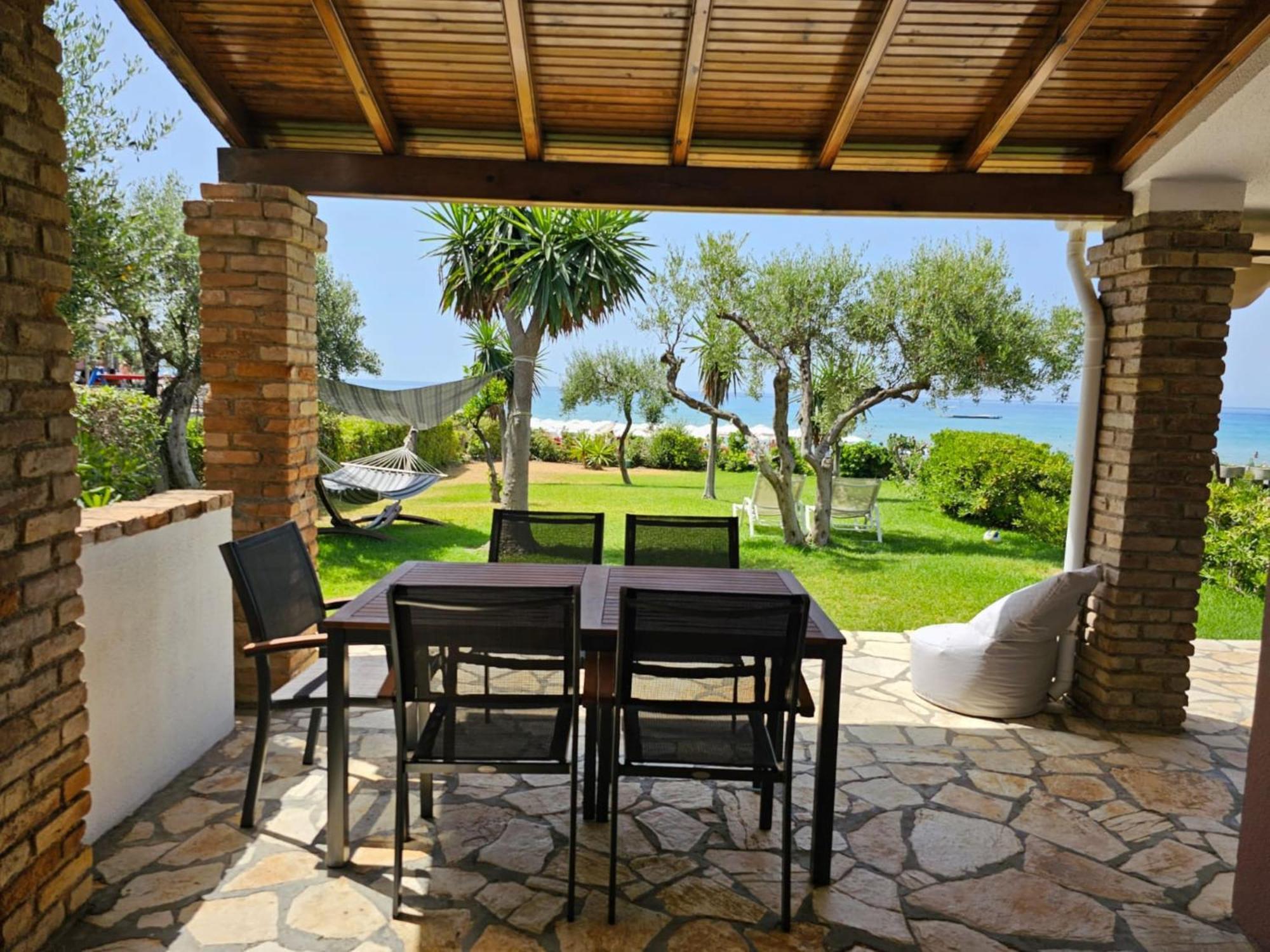 Glyfada Beachfront Apartment A3G ภายนอก รูปภาพ